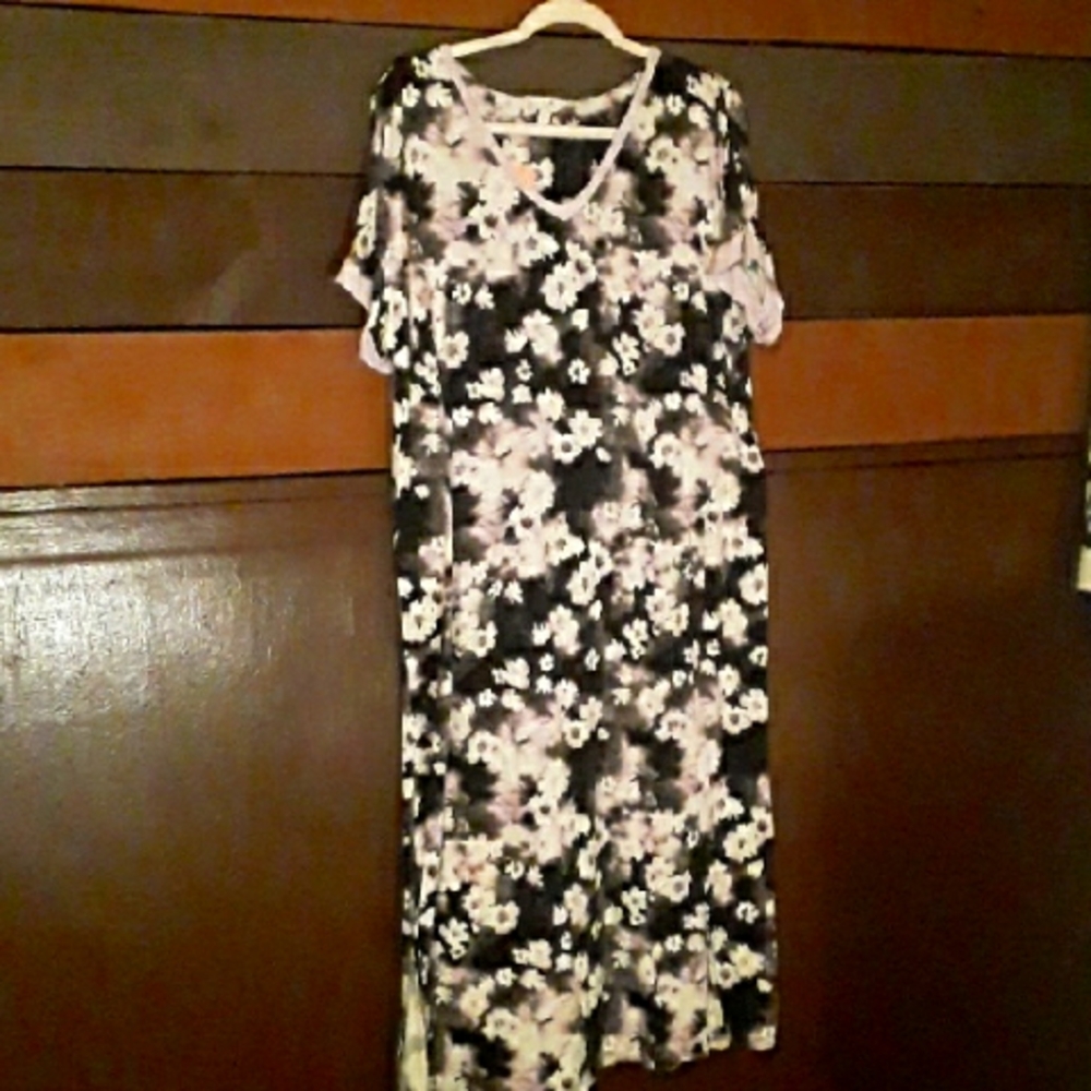 Secret Treasures Large 12/14 Black/grey Floral short Sleeve Nightgown
